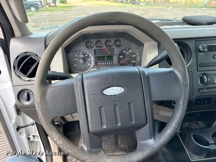 image for item EW4510 2008 Ford F350 Super Duty flatbed pickup truck