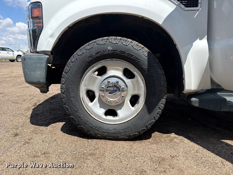 image for item EW4510 2008 Ford F350 Super Duty flatbed pickup truck