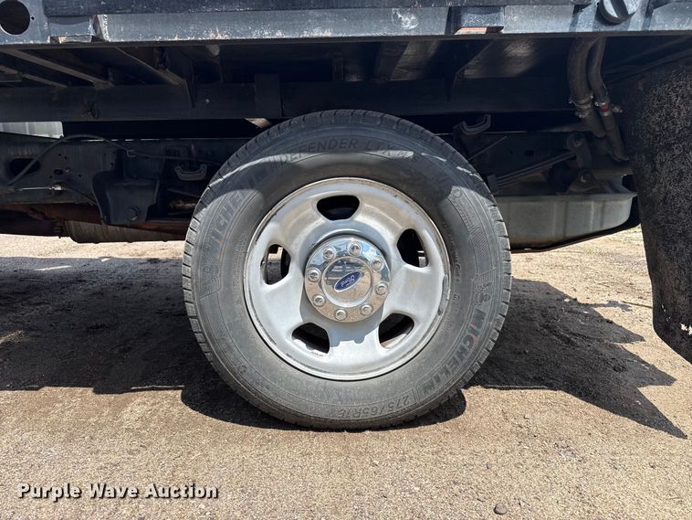 image for item EW4510 2008 Ford F350 Super Duty flatbed pickup truck