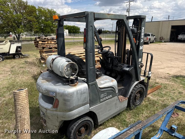 image for item EW4514 Nissan 50 forklift