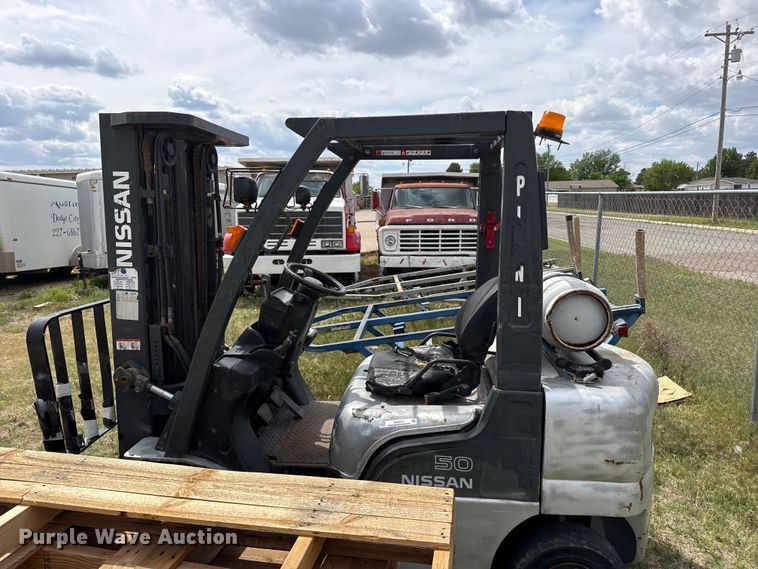 image for item EW4514 Nissan 50 forklift