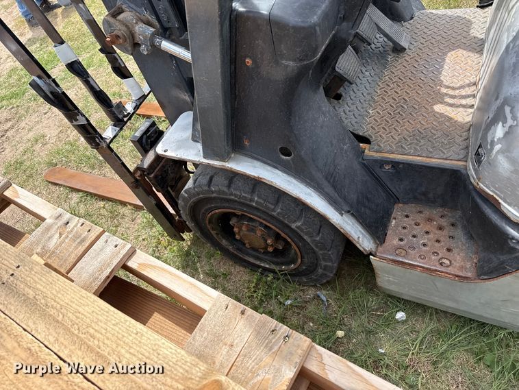 image for item EW4514 Nissan 50 forklift