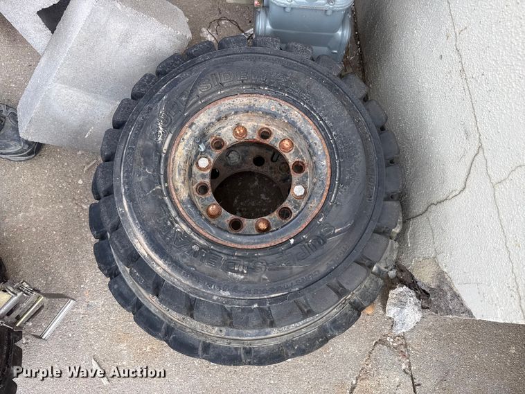 image for item EW4514 Nissan 50 forklift