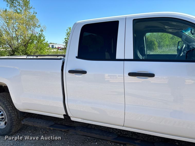 image for item FB3464 2017 Chevrolet Silverado 2500HD Crew Cab pickup truck