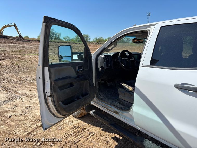 image for item FB3464 2017 Chevrolet Silverado 2500HD Crew Cab pickup truck