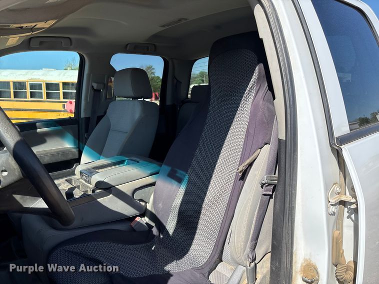 image for item FB3464 2017 Chevrolet Silverado 2500HD Crew Cab pickup truck