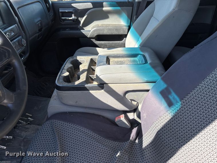 image for item FB3464 2017 Chevrolet Silverado 2500HD Crew Cab pickup truck
