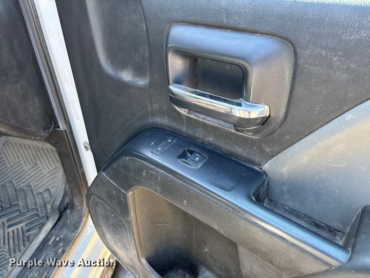 image for item FB3464 2017 Chevrolet Silverado 2500HD Crew Cab pickup truck