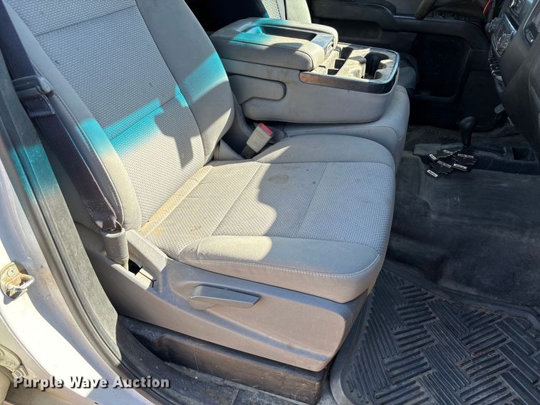 image for item FB3464 2017 Chevrolet Silverado 2500HD Crew Cab pickup truck