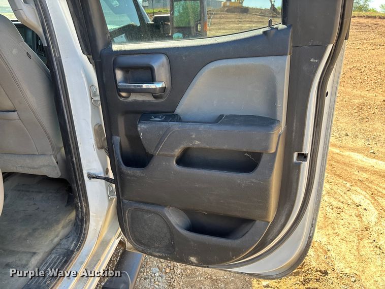 image for item FB3464 2017 Chevrolet Silverado 2500HD Crew Cab pickup truck