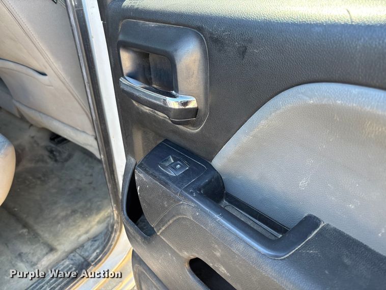 image for item FB3464 2017 Chevrolet Silverado 2500HD Crew Cab pickup truck