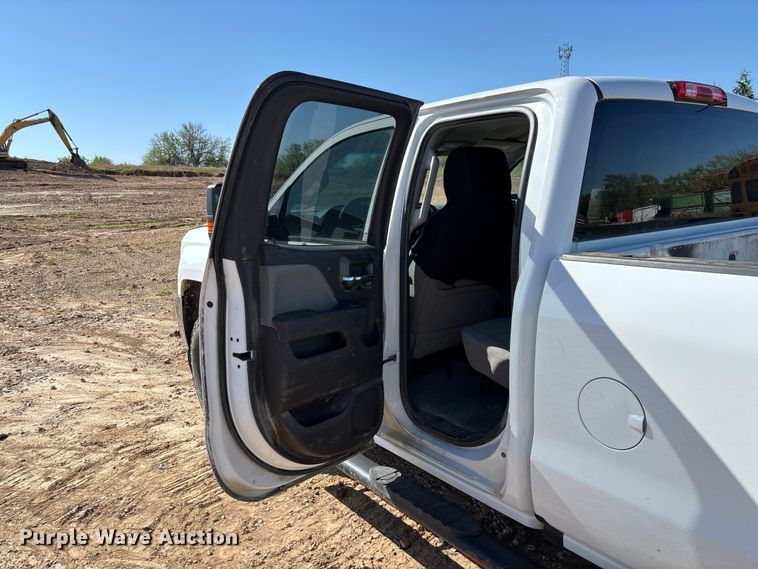 image for item FB3464 2017 Chevrolet Silverado 2500HD Crew Cab pickup truck