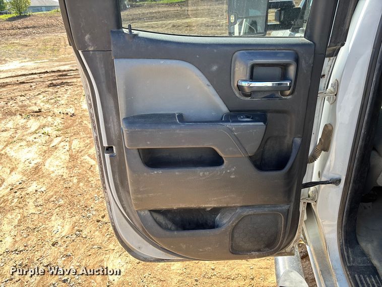 image for item FB3464 2017 Chevrolet Silverado 2500HD Crew Cab pickup truck