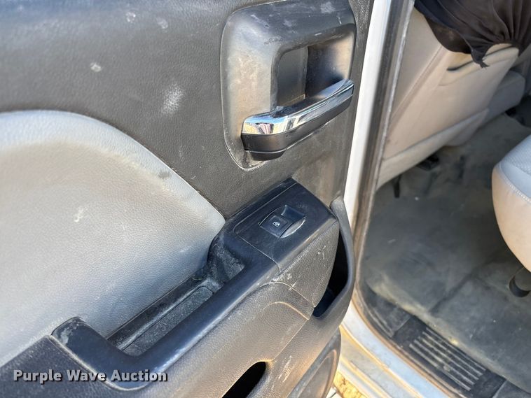 image for item FB3464 2017 Chevrolet Silverado 2500HD Crew Cab pickup truck