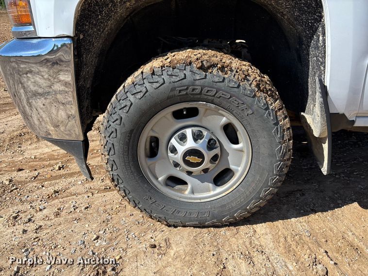 image for item FB3464 2017 Chevrolet Silverado 2500HD Crew Cab pickup truck