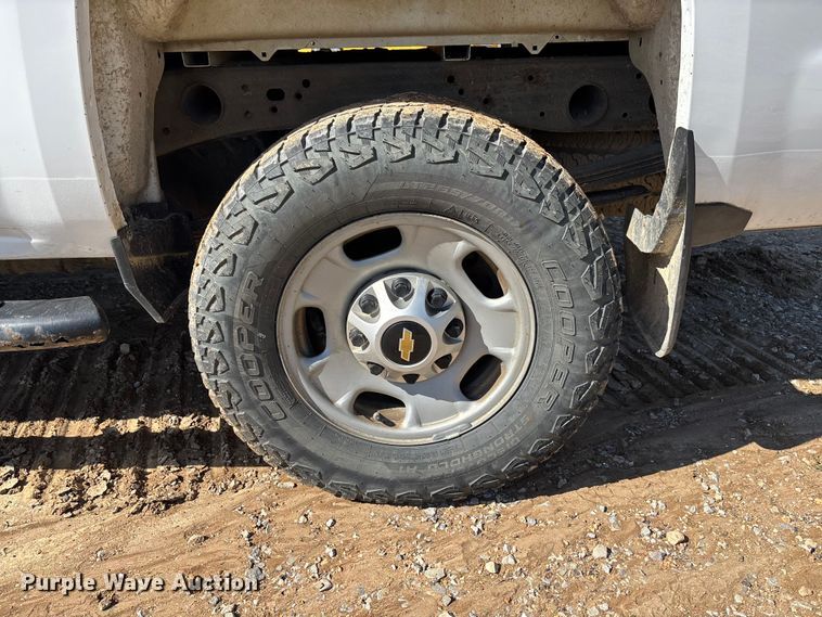 image for item FB3464 2017 Chevrolet Silverado 2500HD Crew Cab pickup truck