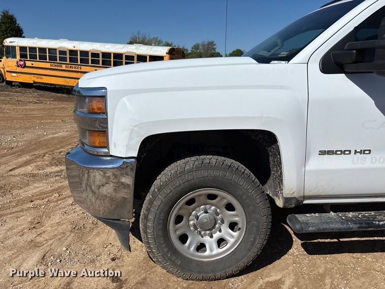 image for item FB3465 2018 Chevrolet Silverado 3500HD Crew Cab truck cab and chassis