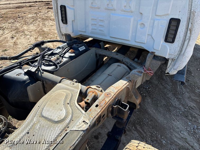 image for item FB3465 2018 Chevrolet Silverado 3500HD Crew Cab truck cab and chassis