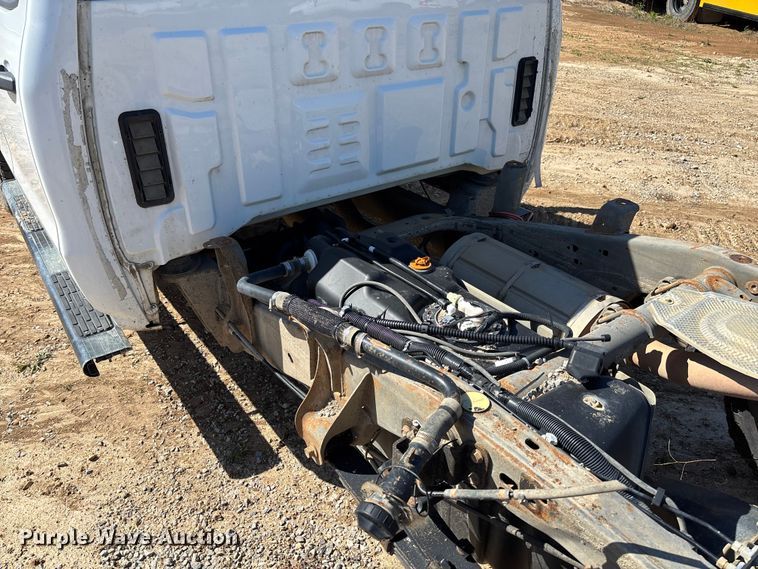 image for item FB3465 2018 Chevrolet Silverado 3500HD Crew Cab truck cab and chassis