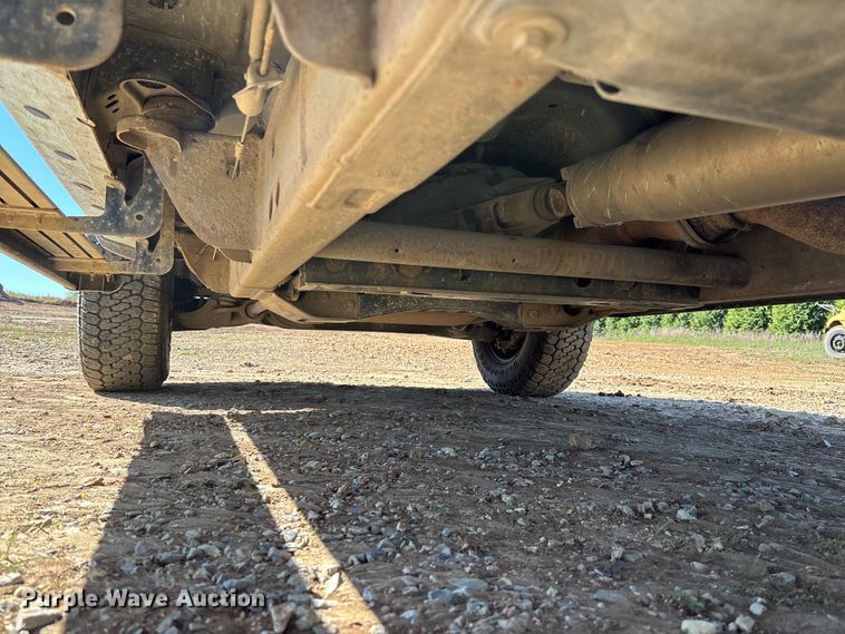 image for item FB3465 2018 Chevrolet Silverado 3500HD Crew Cab truck cab and chassis