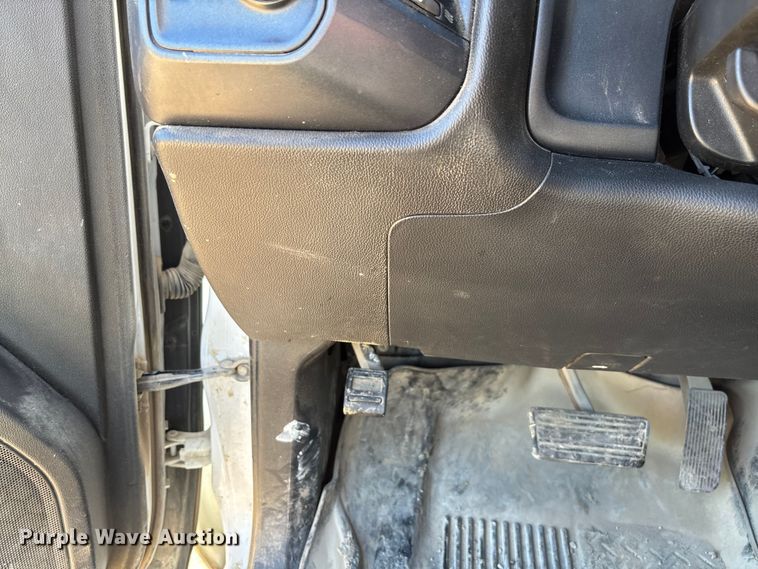 image for item FB3465 2018 Chevrolet Silverado 3500HD Crew Cab truck cab and chassis