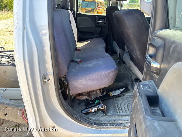 image for item FB3465 2018 Chevrolet Silverado 3500HD Crew Cab truck cab and chassis