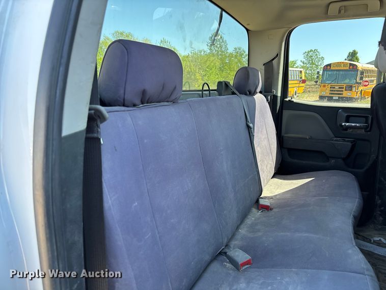 image for item FB3465 2018 Chevrolet Silverado 3500HD Crew Cab truck cab and chassis