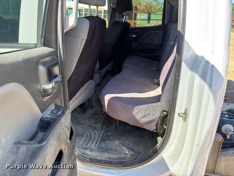 image for item FB3465 2018 Chevrolet Silverado 3500HD Crew Cab truck cab and chassis
