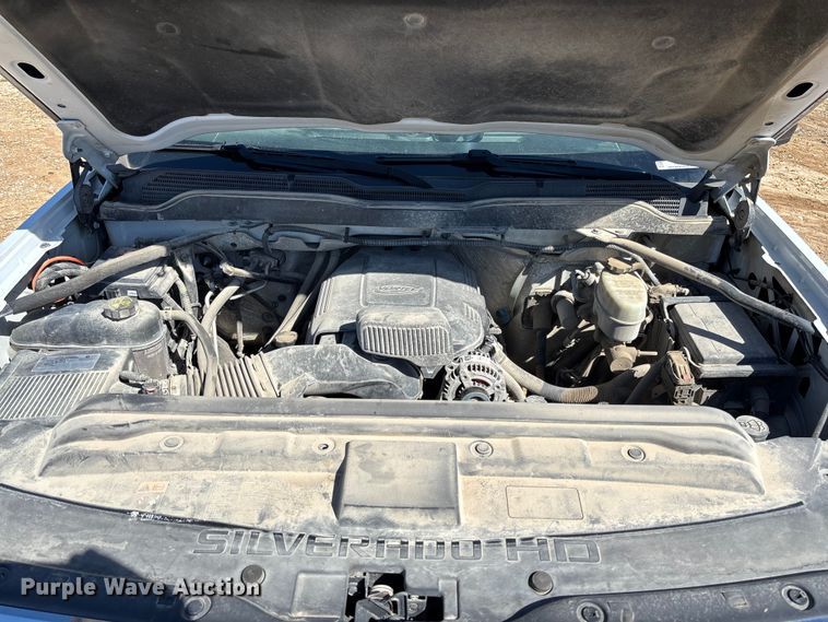 image for item FB3465 2018 Chevrolet Silverado 3500HD Crew Cab truck cab and chassis