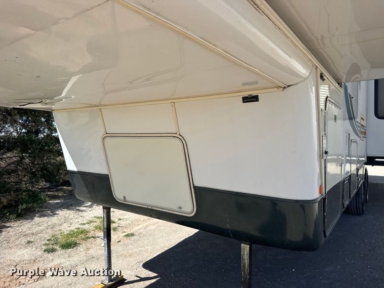 image for item FB7271 1997 Kountry Star Newmar camper
