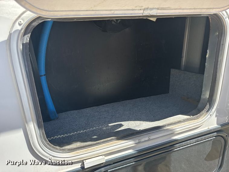 image for item FB7271 1997 Kountry Star Newmar camper