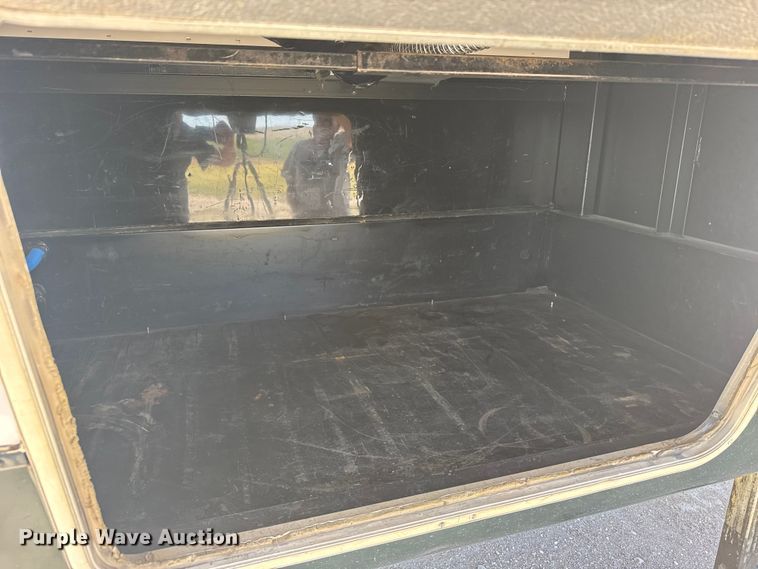 image for item FB7271 1997 Kountry Star Newmar camper