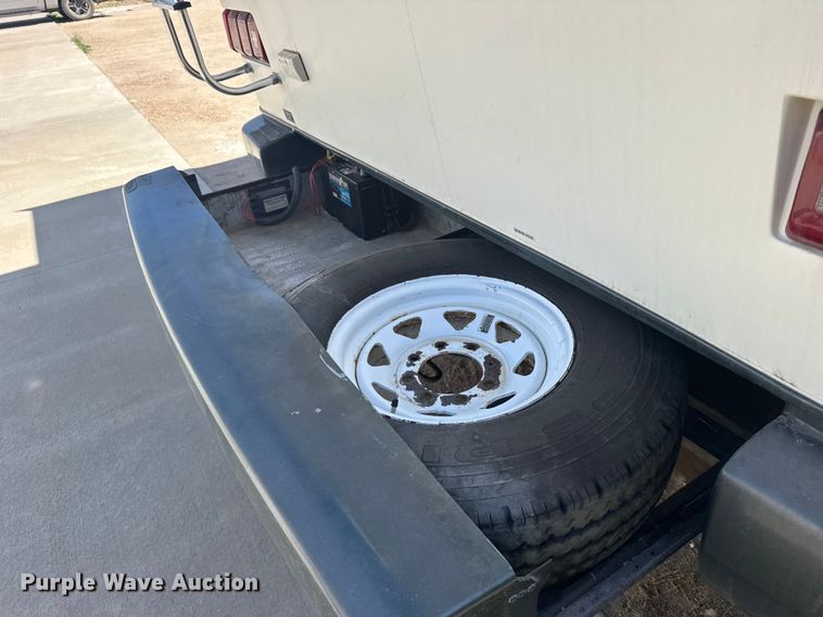 image for item FB7271 1997 Kountry Star Newmar camper