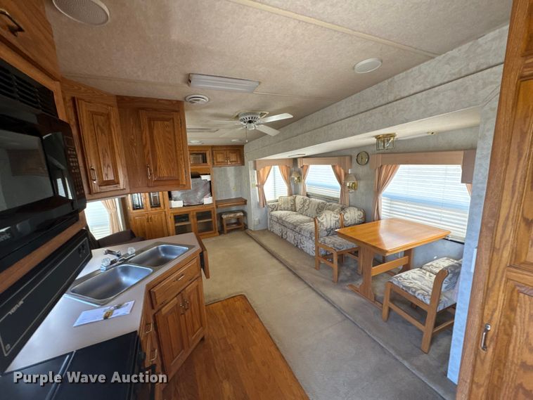 image for item FB7271 1997 Kountry Star Newmar camper