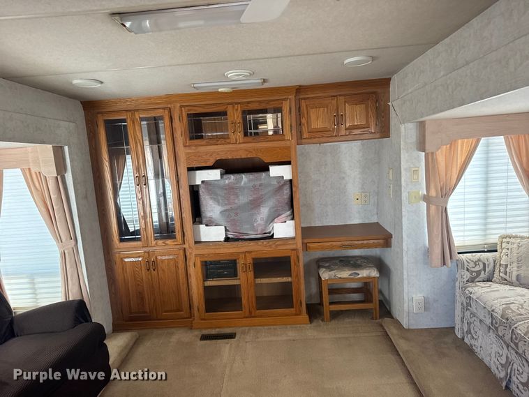image for item FB7271 1997 Kountry Star Newmar camper