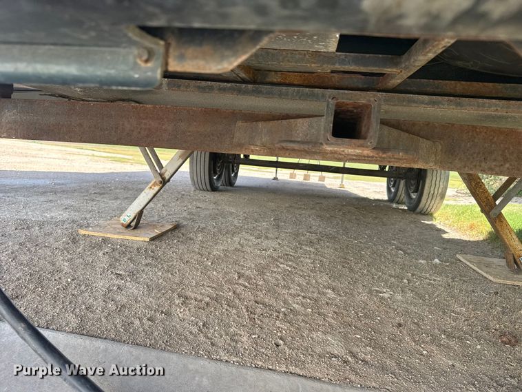 image for item FB7271 1997 Kountry Star Newmar camper