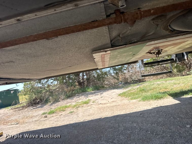 image for item FB7271 1997 Kountry Star Newmar camper