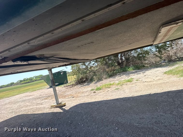 image for item FB7271 1997 Kountry Star Newmar camper