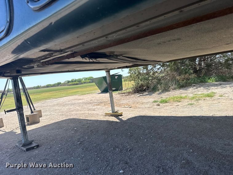 image for item FB7271 1997 Kountry Star Newmar camper