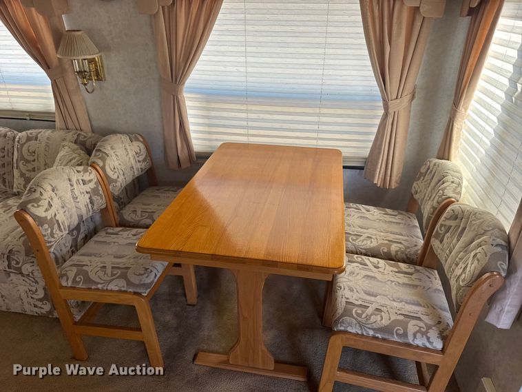 image for item FB7271 1997 Kountry Star Newmar camper