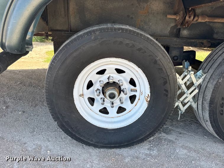 image for item FB7271 1997 Kountry Star Newmar camper