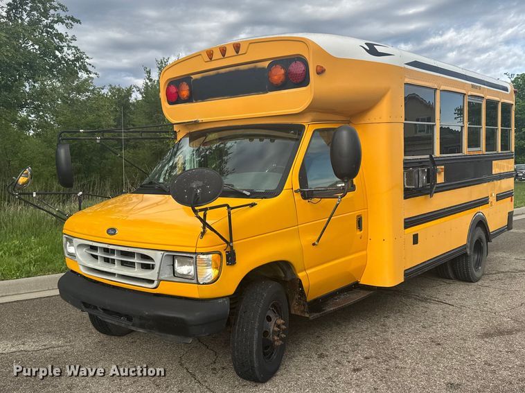 image for item FB7273 2001 Ford E450 school bus