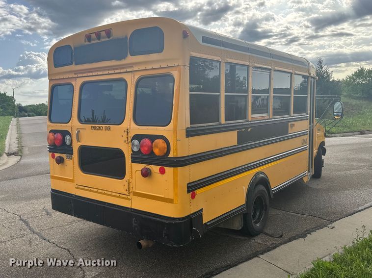 image for item FB7273 2001 Ford E450 school bus