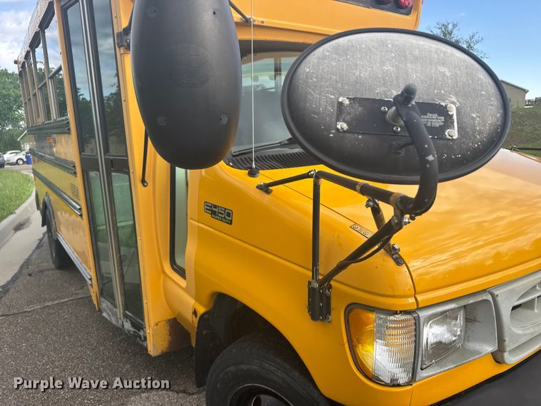 image for item FB7273 2001 Ford E450 school bus