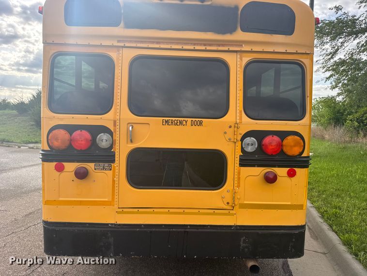 image for item FB7273 2001 Ford E450 school bus