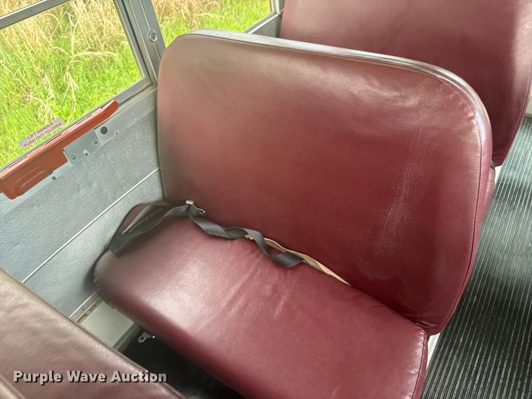 image for item FB7273 2001 Ford E450 school bus