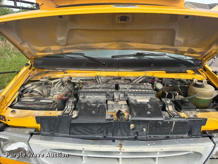 image for item FB7273 2001 Ford E450 school bus