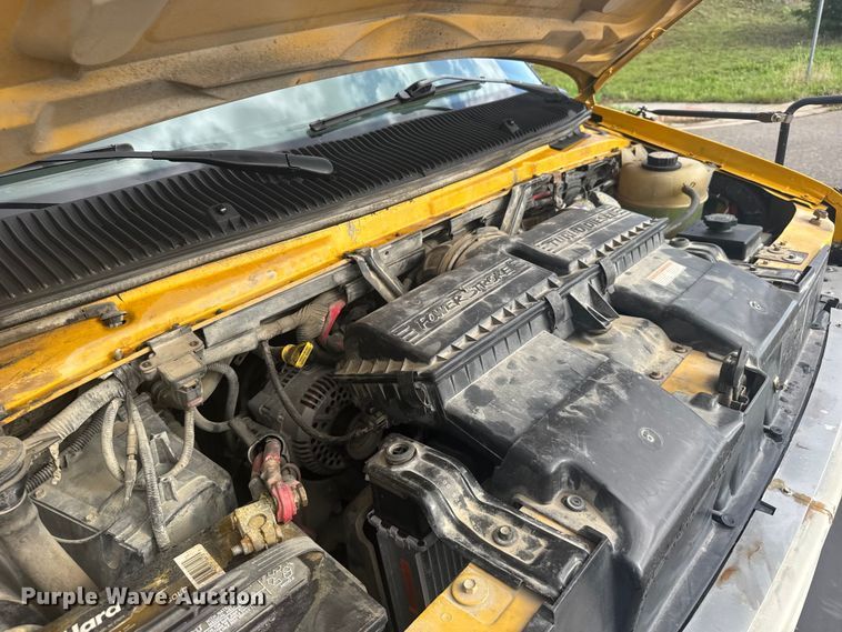 image for item FB7273 2001 Ford E450 school bus