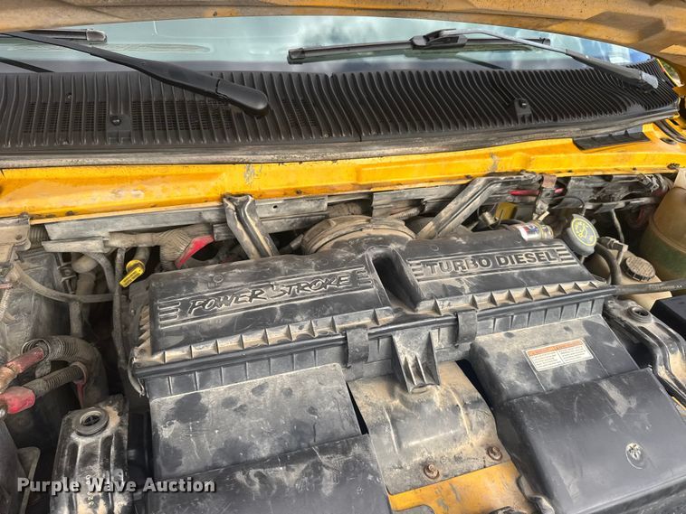 image for item FB7273 2001 Ford E450 school bus