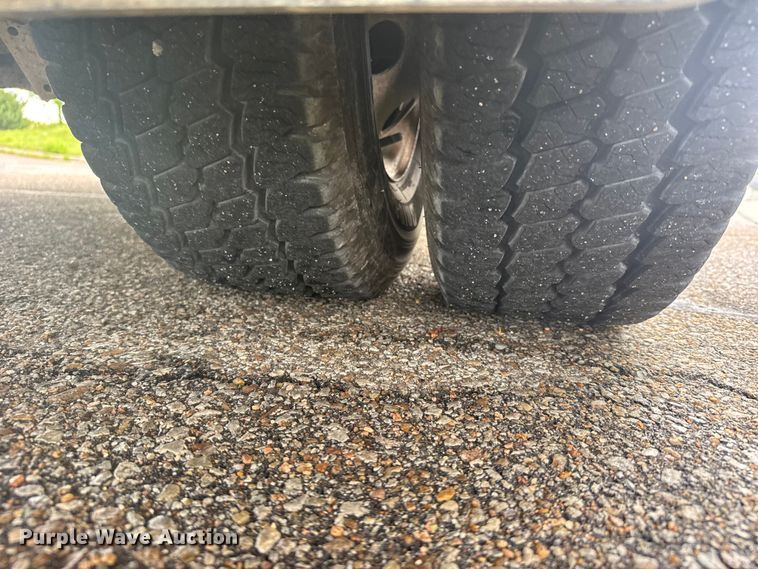 image for item FB7273 2001 Ford E450 school bus